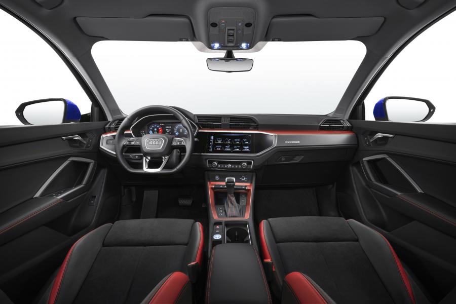 Торпедо Audi Q3 40 TFSI Quattro S-Line 2019 года  (CN) (фото 7 из 9)